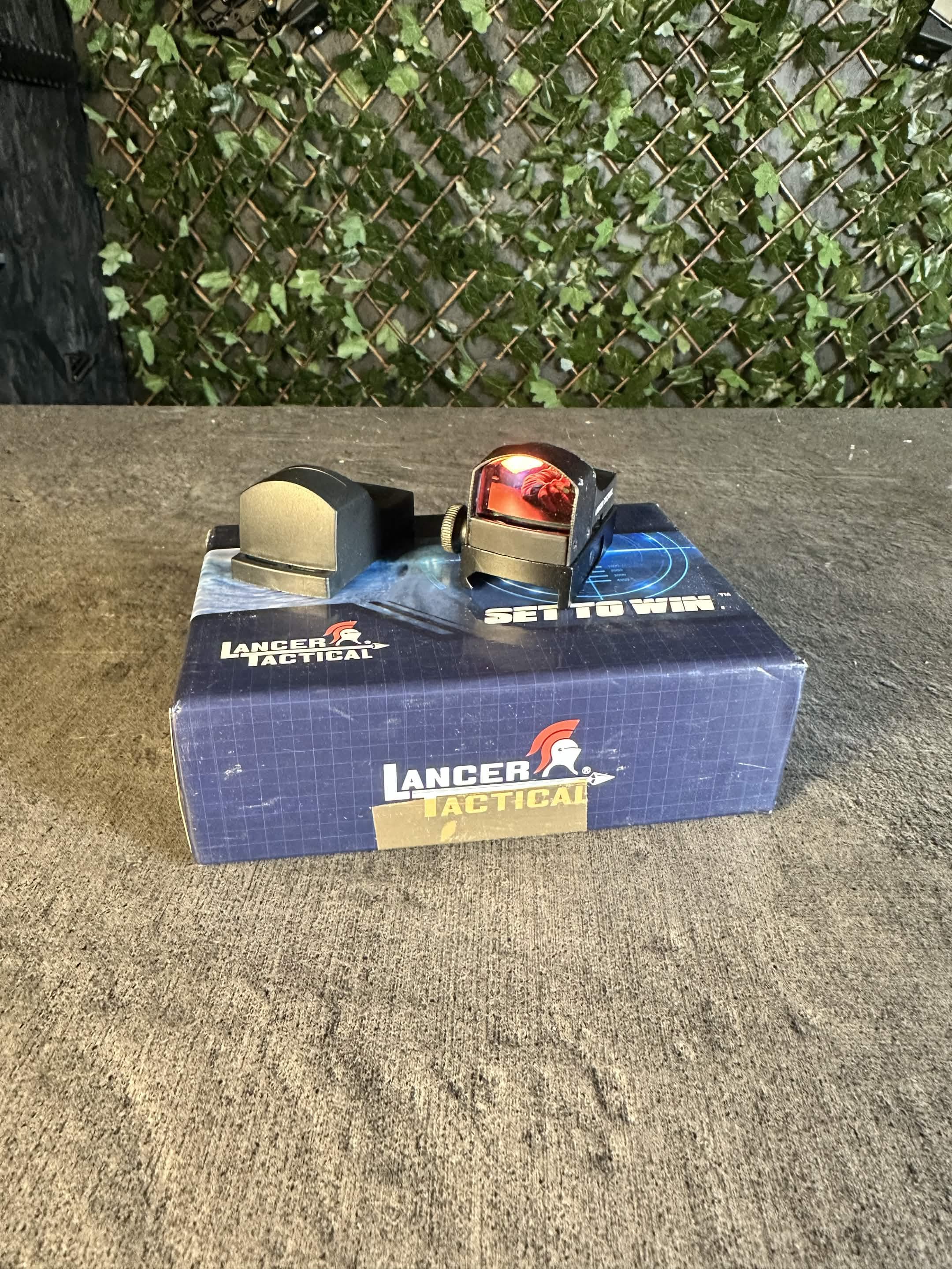 Mini red-dot Reflex Sight Lancer Tactical - Occasion